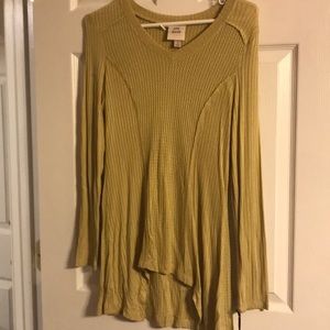 Mustard color top. Perfect for Fall